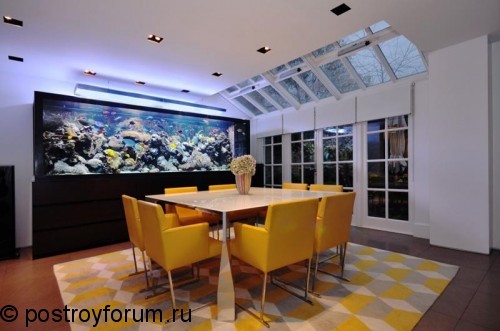 дизайн интерьера с аквариумом